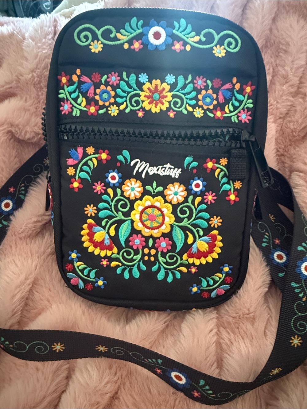 Mexistuff Boldero New Black Embroidered Floral Crossbody Bag